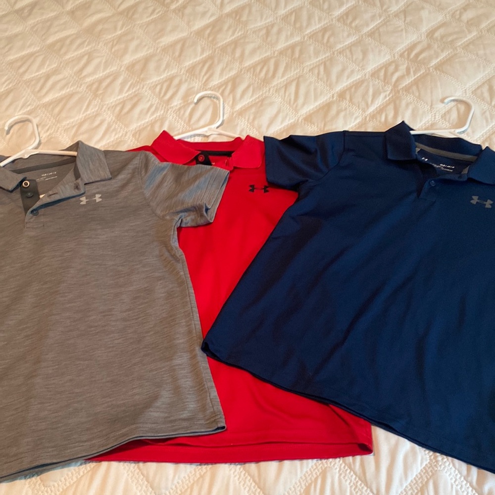 Lot of (3) Boys UnderArmour golf Polo shirts in excellent condition
